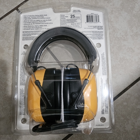 New, Never Used: Dewalt DPG17 Wireless Bluetooth Hearing Protectors - Picture 6 of 8